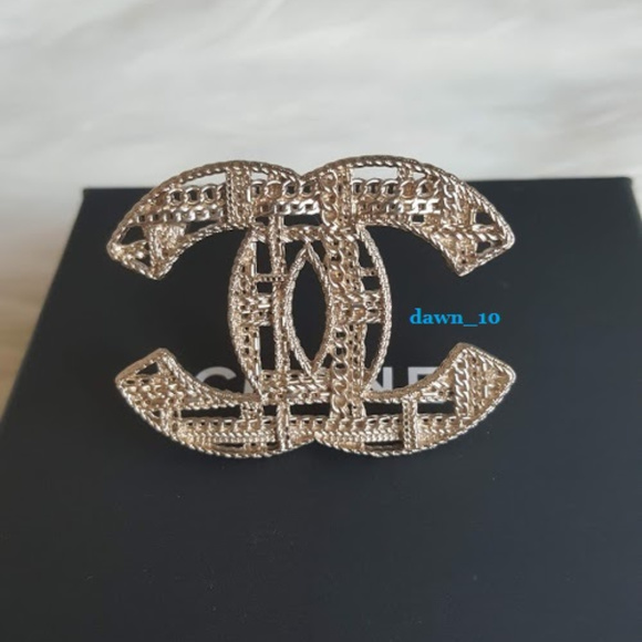 Chanel Tweed Chain Brooch, Light Gold. - Picture 7 of 10